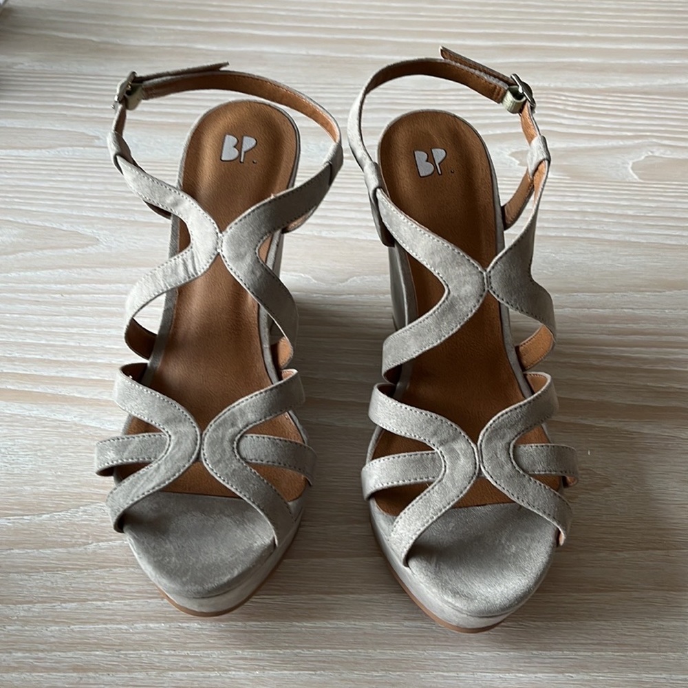 BP Sky Wedge Sandal Nordstrom in grey suede size 9 NWOT - Picture 3 of 15